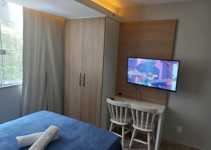 Flat Beverly Hills 101B