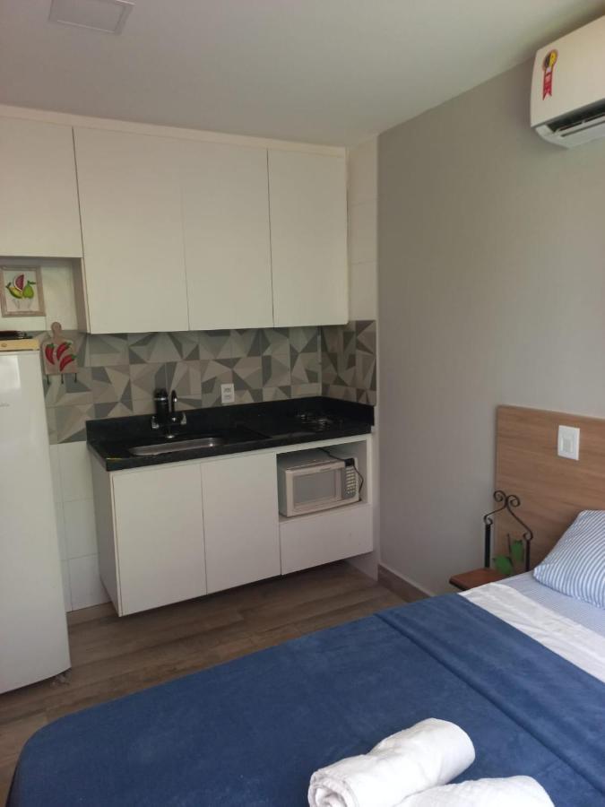 Flat Beverly Hills 101b *